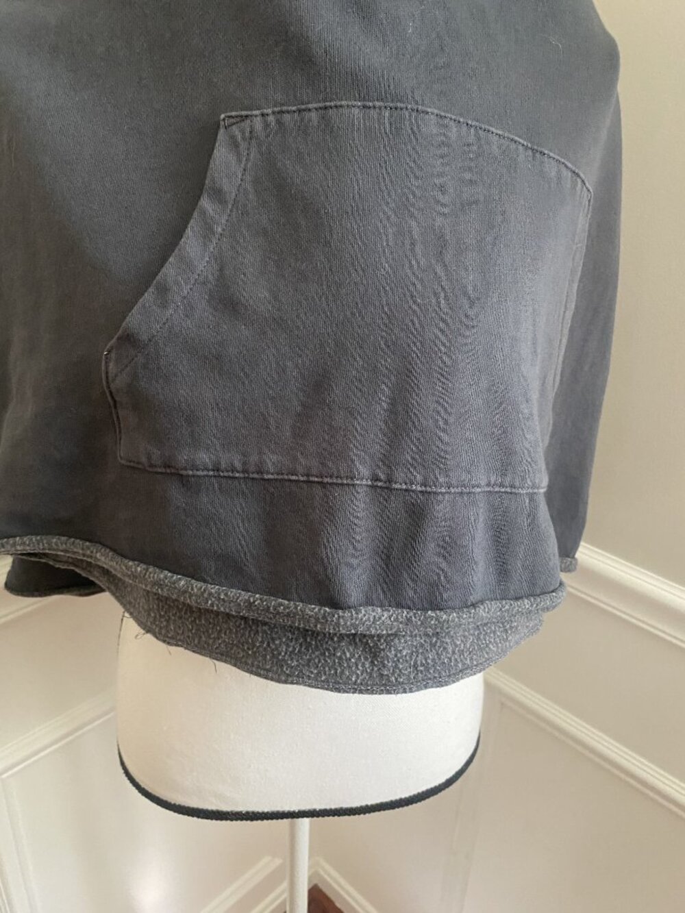 Old Navy Graphic Hoodie size Medium Raw Edges hem/ cuffs - Picture 9 of 9